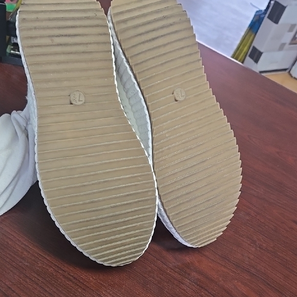 Universal Thread Cream Knit Sneakers with Chunky Sole - Picture 7 of 7